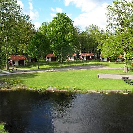 Orrefors Stugby O Vandrarhem ภายนอก รูปภาพ