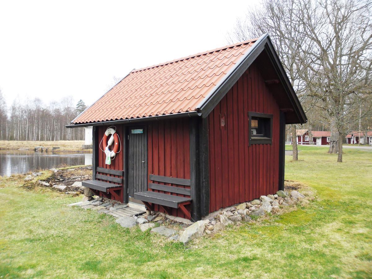 Orrefors Stugby O Vandrarhem ภายนอก รูปภาพ